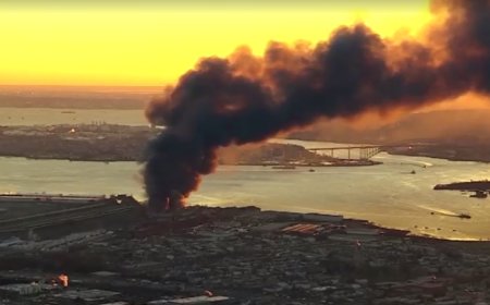 Grande incêndio deflagra em zona industrial de New Jersey