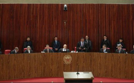 Tribunal do Brasil vota para barrar Bolsonaro das eleições até 2030