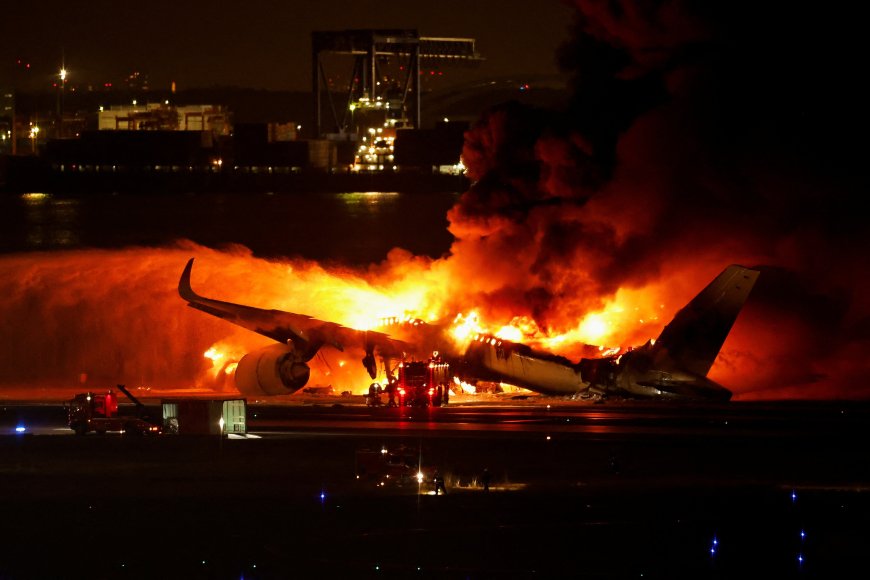 VÍDEO: Passageiro mostra interior de avião após explosão por choque com outra aeronave no Japão; 'pensei que ia morrer'